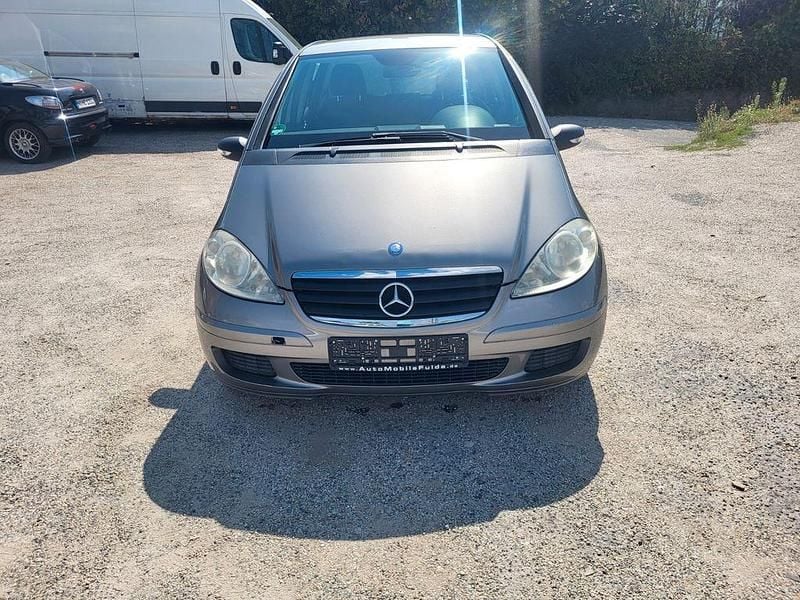 Grau Gebraucht 2006 Mercedes A180 Limousine | 1.400 € (Superpreis) - Bild 1/4