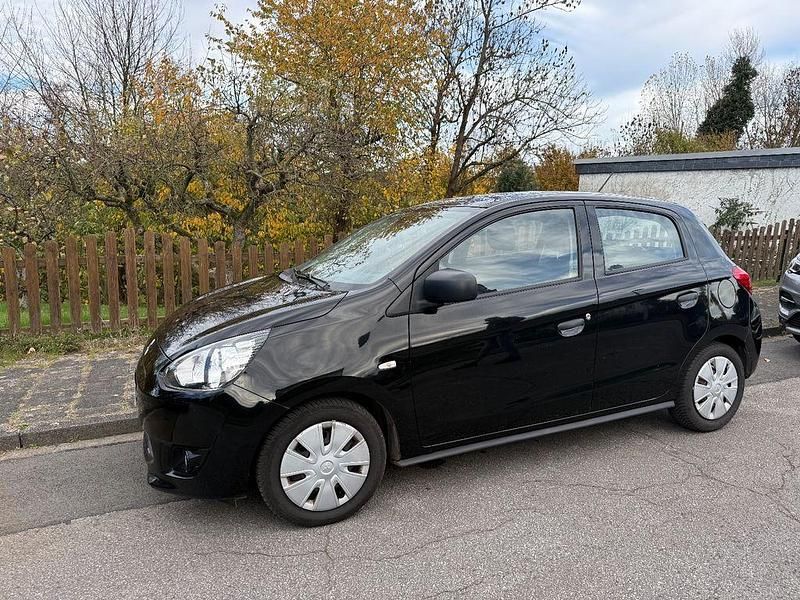 Schwarz Gebraucht 2014 Mitsubishi Space Star Classic Collection Limousine | 2.700 € (Guter Preis) - Bild 1/4