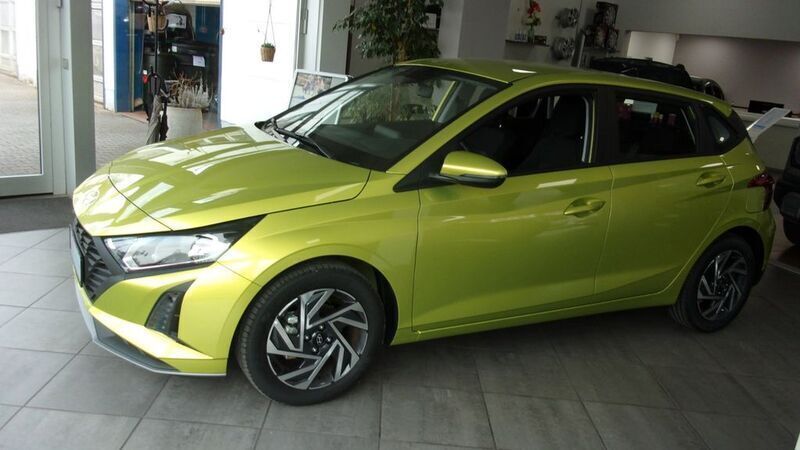 Grün Neu 2025 Hyundai i20 GO! Limousine | 18.550 € (Fairer Preis) - Bild 1/4