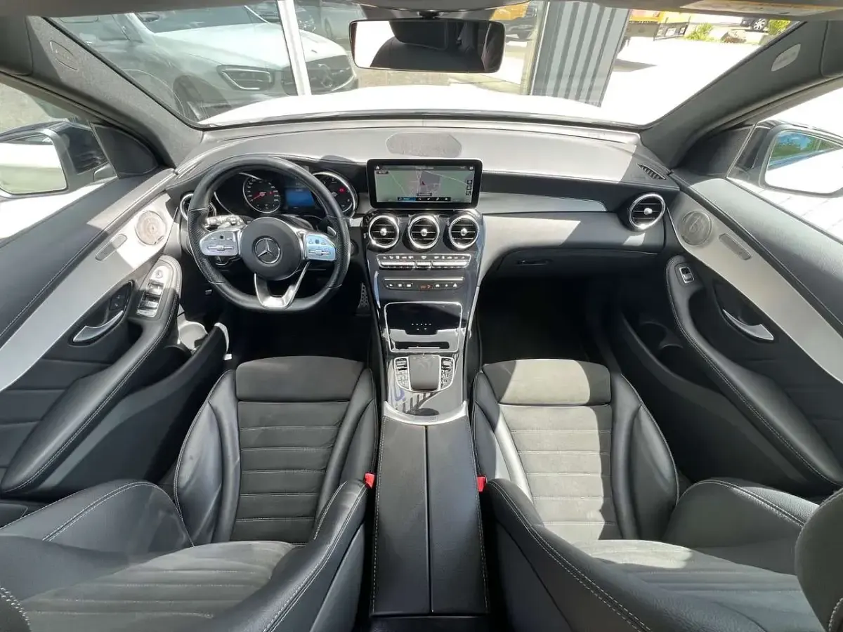 Gebraucht Mercedes GLC300 AMG 245 PS (180 kW) 2022 Polarweiss SUV