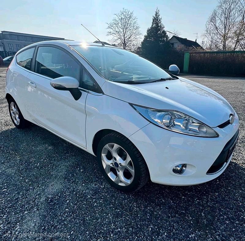 Gebraucht Ford Fiesta 82 PS (60 kW) 2010 Weiß Kleinwagen