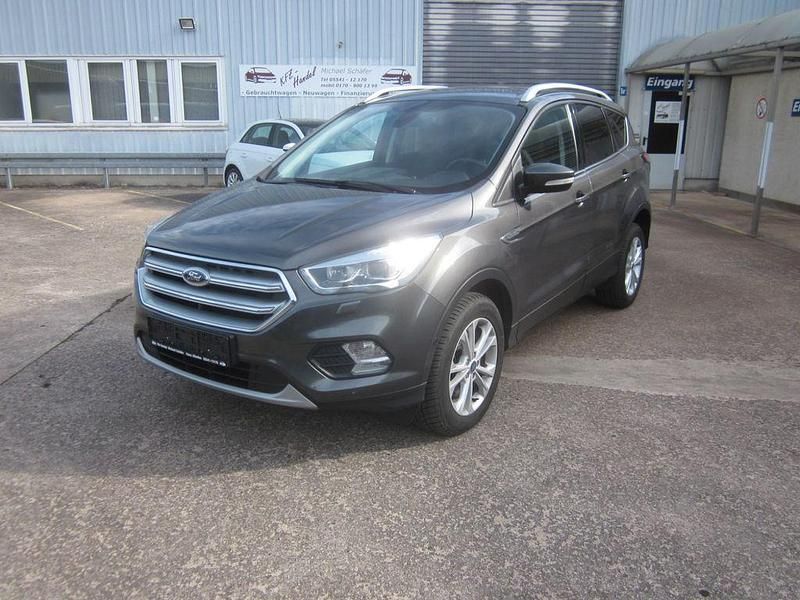 Gebraucht Ford Kuga Titanium 179 PS (131 kW) 2019 Grau SUV