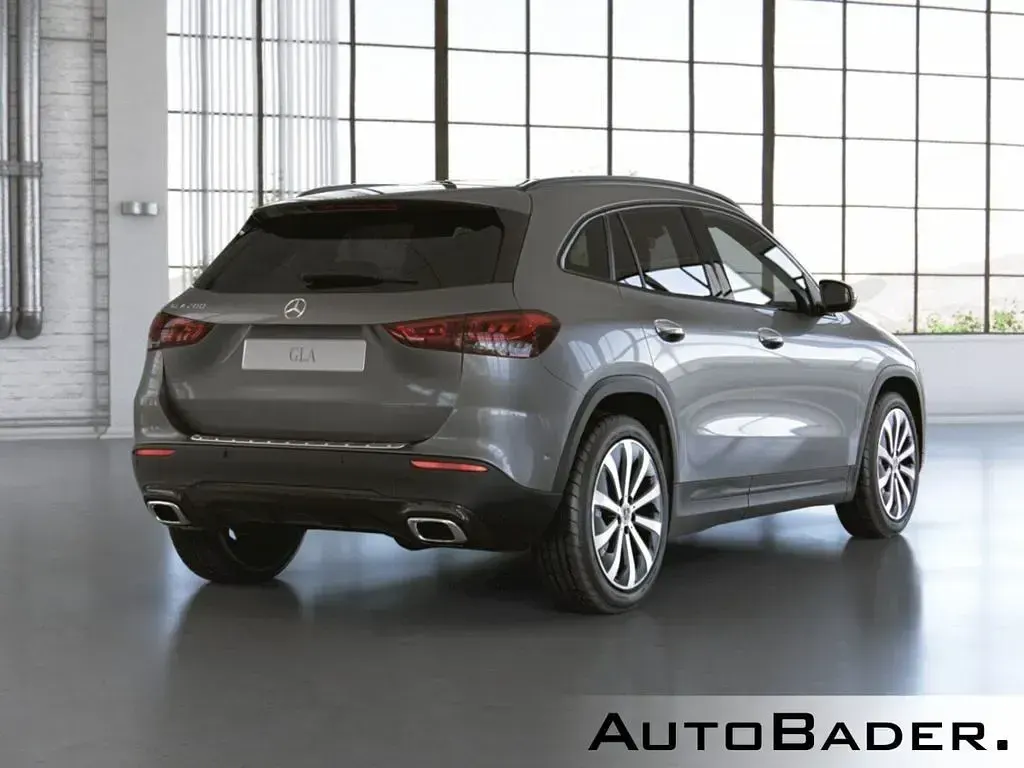 Gebraucht Mercedes GLA200 Progressive 163 PS (119 kW) 2020 787 mountaingrau (metallic) SUV