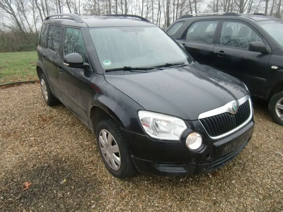 Używany Skoda Yeti 105 KM (77 kW) 2012 Czarny SUV