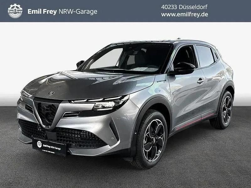 Grigio arese mit schwarzem dac Neu 2025 Alfa Romeo Junior Edizione Speciale Limousine | 34.390 € (Fairer Preis) - Bild 1/3