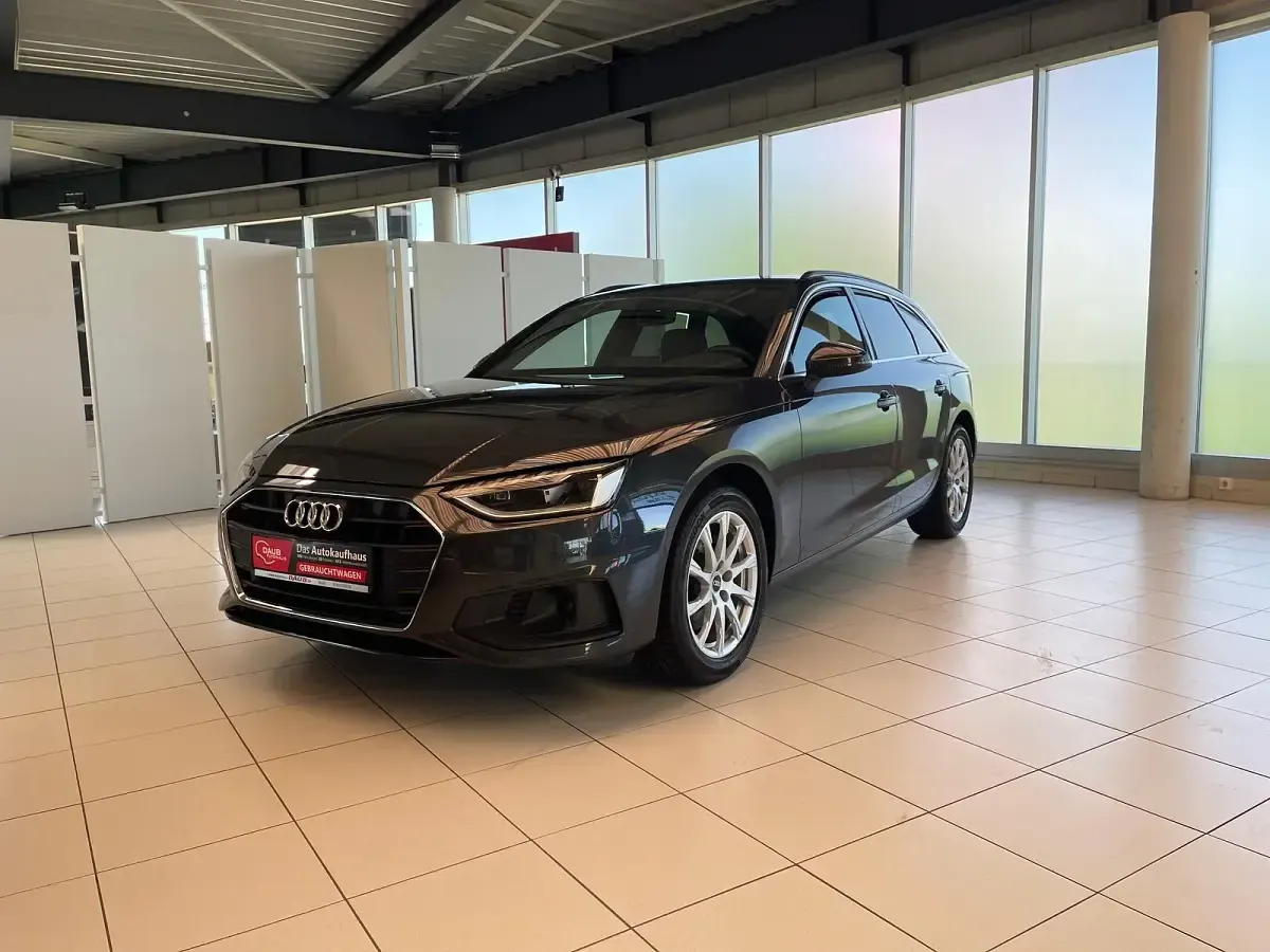 Gebraucht Audi A4 Ambiente 136 PS (100 kW) 2021 Kombi