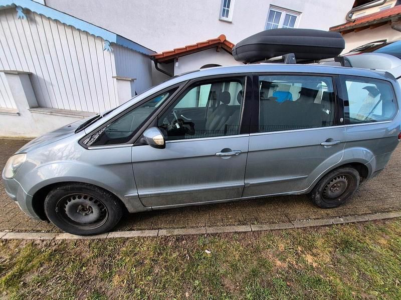 Gebraucht Ford Galaxy 140 PS (102 kW) 2009 Grau Van / Kleinbus