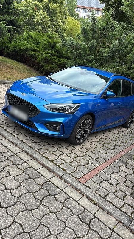Blau Gebraucht 2020 Ford Focus ST-Line Kombi | 17.300 € (Guter Preis) - Bild 1/4