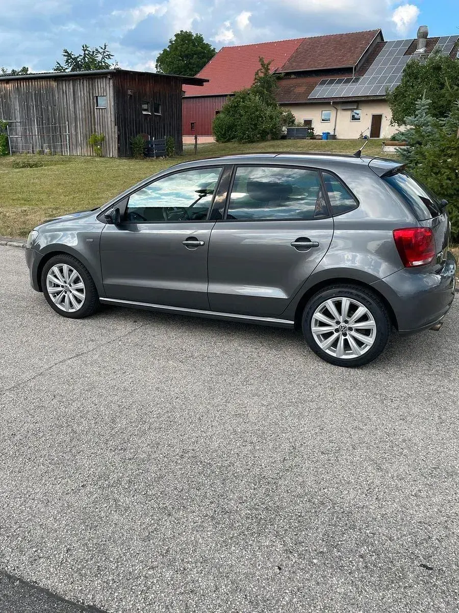 Gebraucht VW Polo 105 PS (77 kW) 2012 Grau Kleinwagen