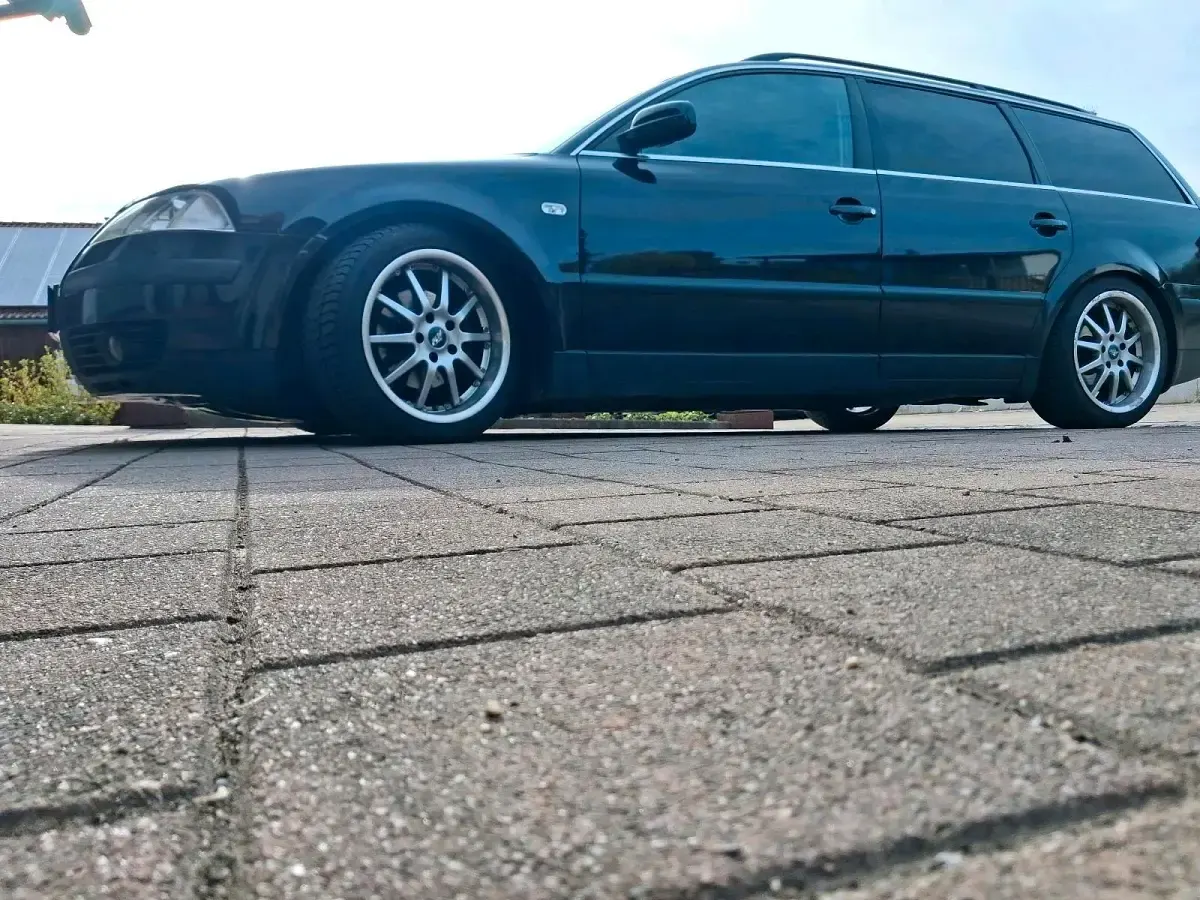 Usata VW Passat 101 CV (74 kW) 2003 Nero Station wagon