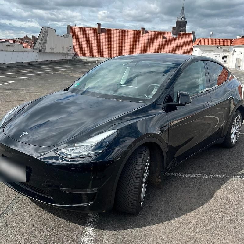 Schwarz Gebraucht 2022 Tesla Model Y SUV | 32.500 € (Guter Preis) - Bild 1/4