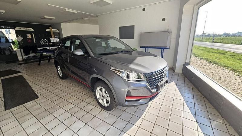 Neu DFSK Fengon 106 PS (77 kW) 2026 Grau SUV