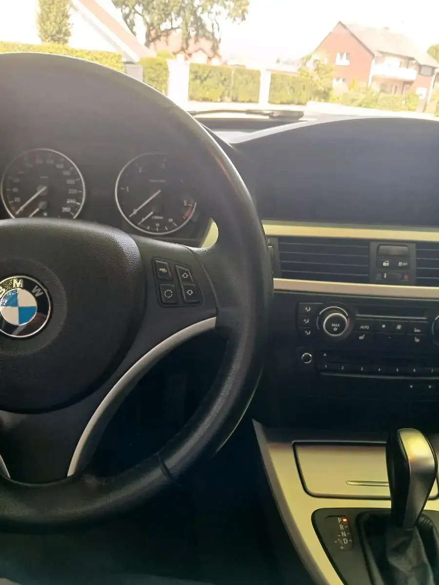 Gebraucht BMW 320 184 PS (135 kW) 2011 Kombi