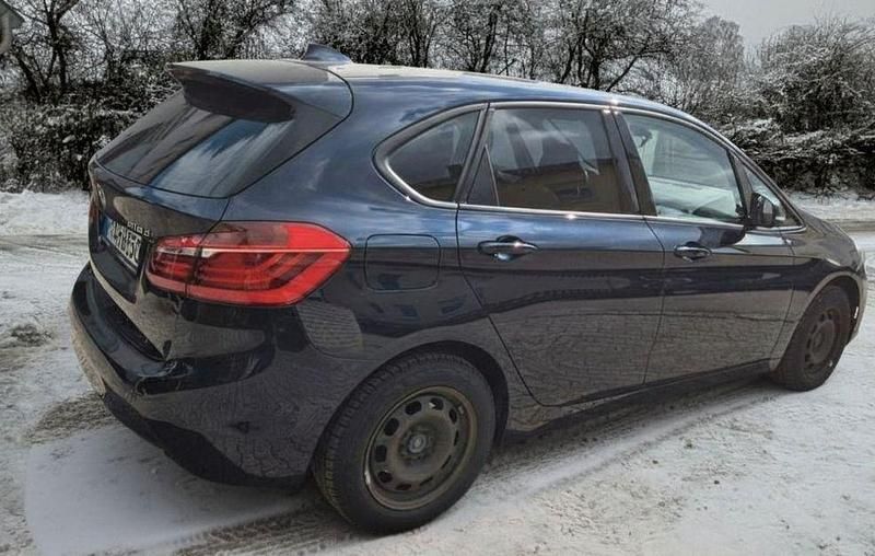 Blau Gebraucht 2015 BMW 218 Active Tourer Van / Kleinbus | 9.500 € (Guter Preis) - Bild 1/4