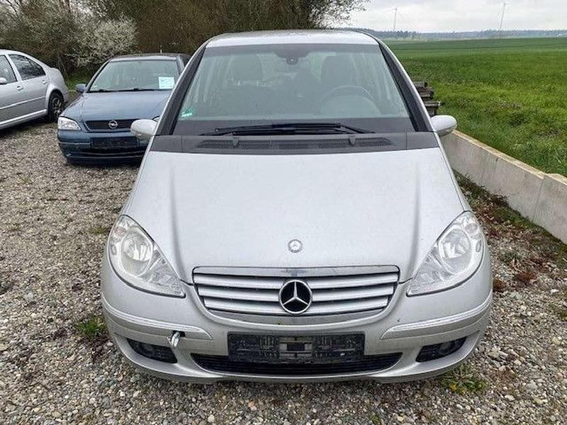 Gebraucht Mercedes A180 109 PS (80 kW) 2008 Polarsilber  metalliclack Kleinwagen