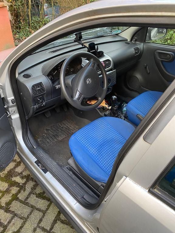 Gebraucht Opel Corsa 75 PS (55 kW) 2002 Silber Kleinwagen