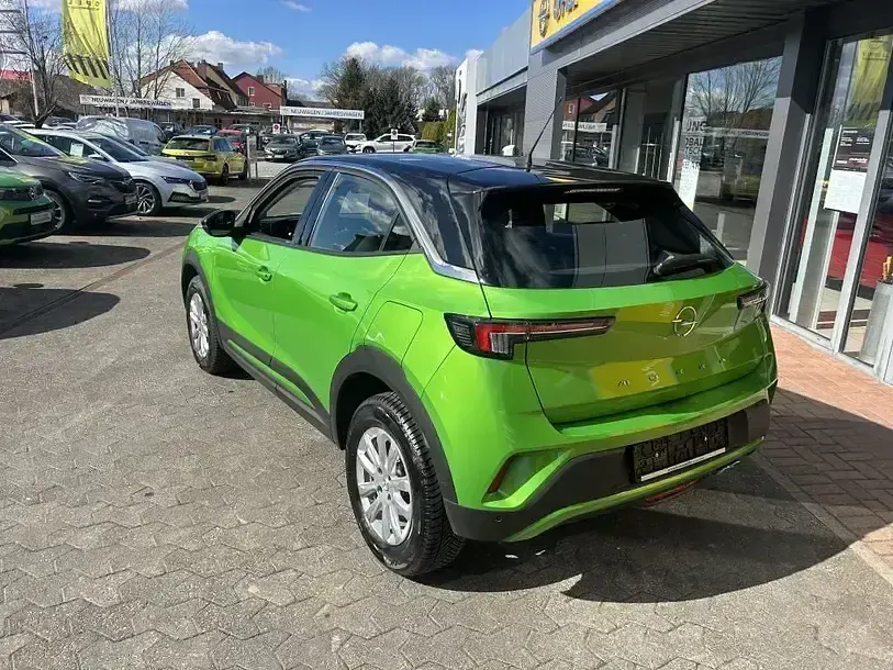 Gebraucht Opel Mokka Enjoy 131 PS (96 kW) 2024 Ikone grün metallic SUV