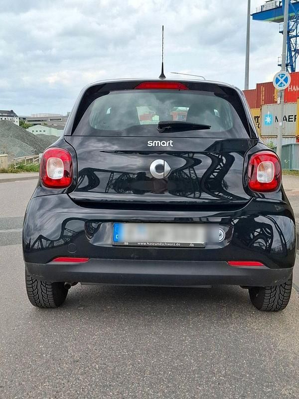 Gebraucht Smart ForFour 71 PS (52 kW) 2015 Schwarz Kleinwagen