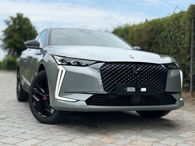 Grau Gebraucht 2024 DS Automobiles DS4 Performance Line Plus SUV | 23.499 € (Superpreis) - Bild 1/4