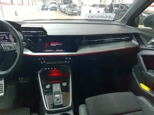 Second-hand Audi A3 Sport 150 CP (110 kW) 2021 Negru Berlinǎ