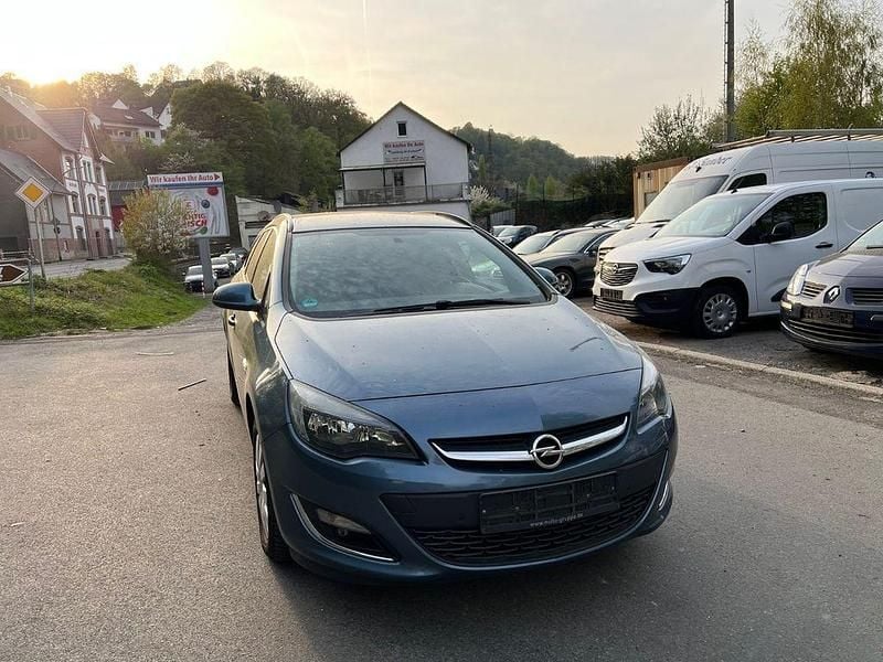 Second-hand Opel Astra 131 CP (96 kW) 2012 Albastru Break