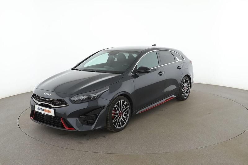 Grau Gebraucht 2023 Kia ProCeed Kleinwagen | 29.790 € (Fairer Preis) - Bild 1/4