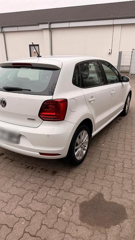 Gebraucht VW Polo 60 PS (44 kW) 2016 Weiß Limousine