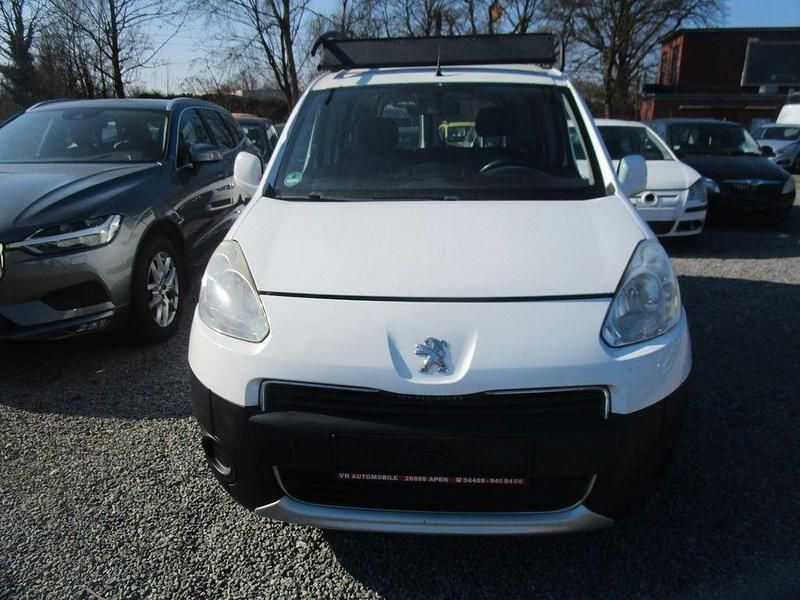 Gebraucht Peugeot Partner Tepee Active 92 PS (67 kW) 2012 Weiß Van / Kleinbus