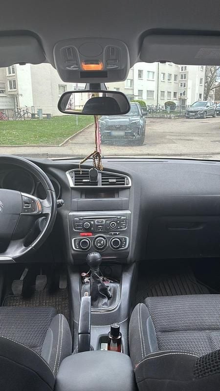 Gebraucht Citroën C4 120 PS (88 kW) 2012 Weiß Limousine