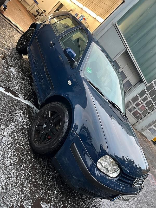 Blau Gebraucht 2005 VW Golf IV Limousine | 450 € (Superpreis) - Bild 1/4