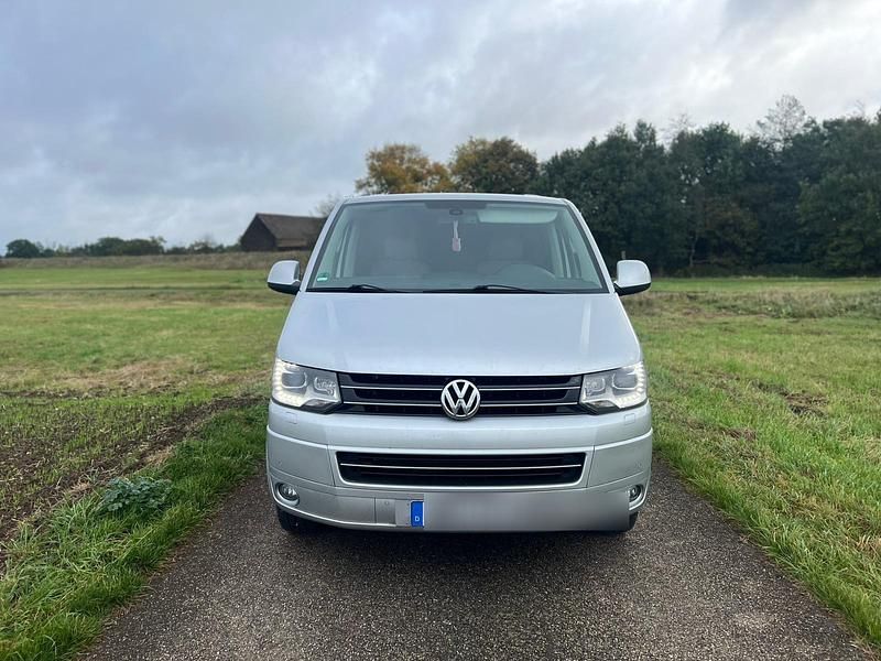 Gebraucht VW Multivan Highline 179 PS (131 kW) 2013 Silber Van
