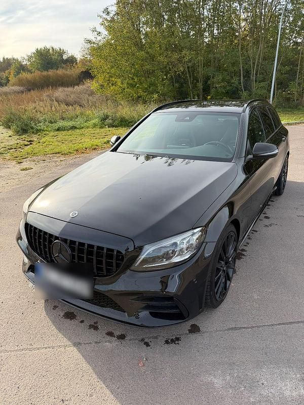 Schwarz Gebraucht 2018 Mercedes C43 AMG AMG Kombi | 36.700 € (Etwas zu teuer) - Bild 1/4