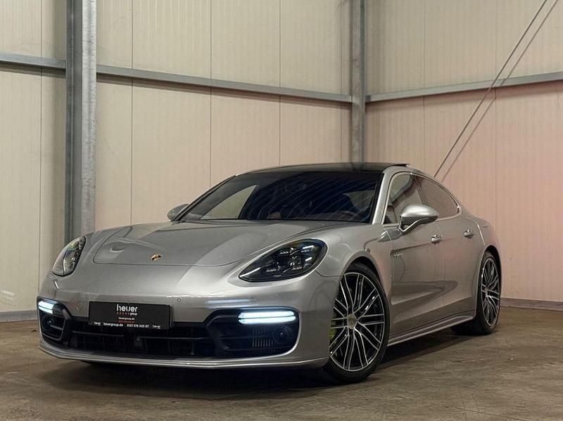 Silber Gebraucht 2020 Porsche Panamera Turbo S Limousine | 82.900 € (Fairer Preis) - Bild 1/4