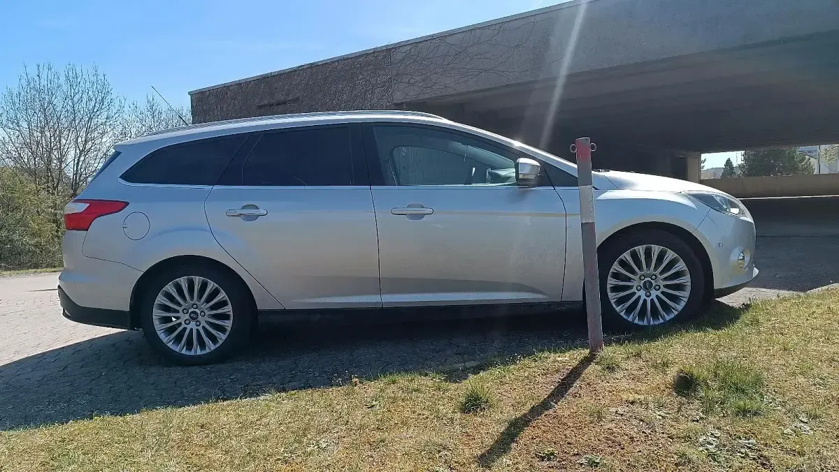 Gebraucht Ford Focus 150 PS (110 kW) 2011 Silber Kombi