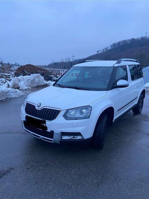 Gebraucht Skoda Yeti Outdoor Adventure 140 PS (102 kW) 2015 Weiß SUV