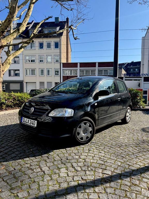 Gebraucht VW Fox 60 PS (44 kW) 2010 Schwarz Kleinwagen