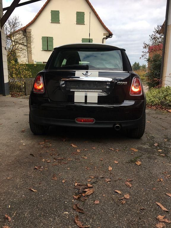 Gebraucht Mini Cooper 122 PS (89 kW) 2010 Schwarz Kleinwagen