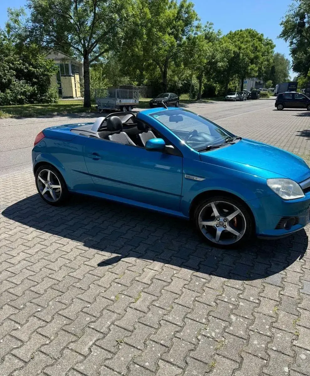 Gebraucht Opel Tigra 125 PS (91 kW) 2006 Blau Cabrio