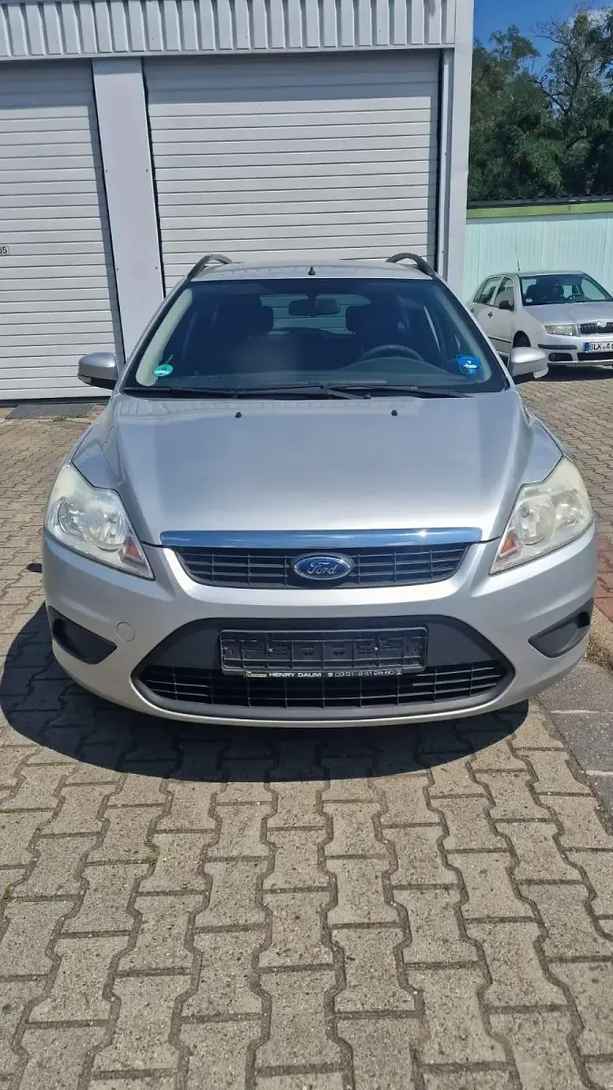 Gebraucht Ford Focus 101 PS (74 kW) 2010 Silber Kombi