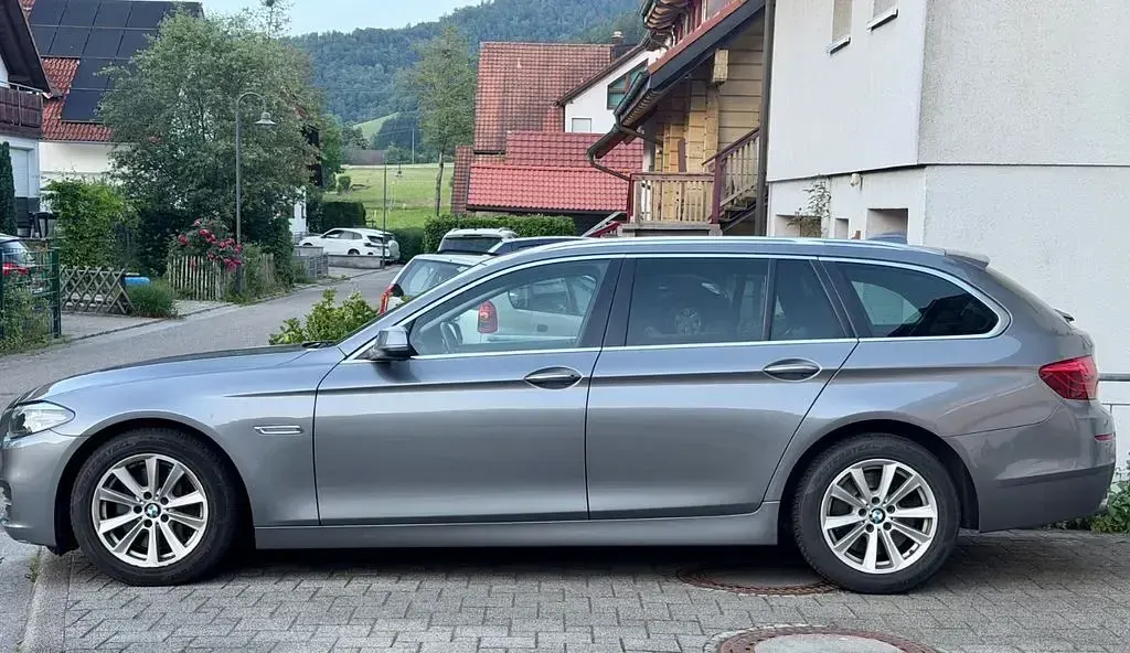 Gebraucht BMW 530 258 PS (189 kW) 2015 Grau Kombi