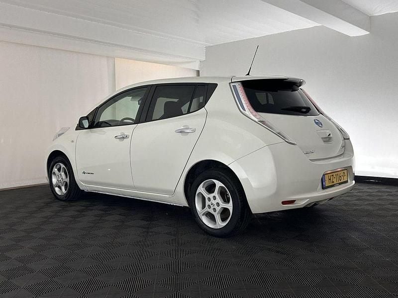 Gebraucht Nissan Leaf Acenta 80 kW (109 PS) 2016 Weiß Kleinwagen