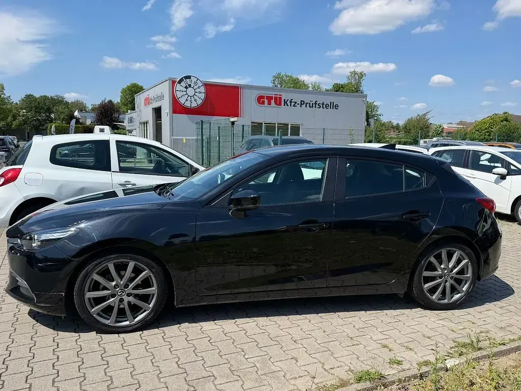 Gebraucht Mazda 3 Prime-Line 101 PS (74 kW) 2017 Schwarz Limousine
