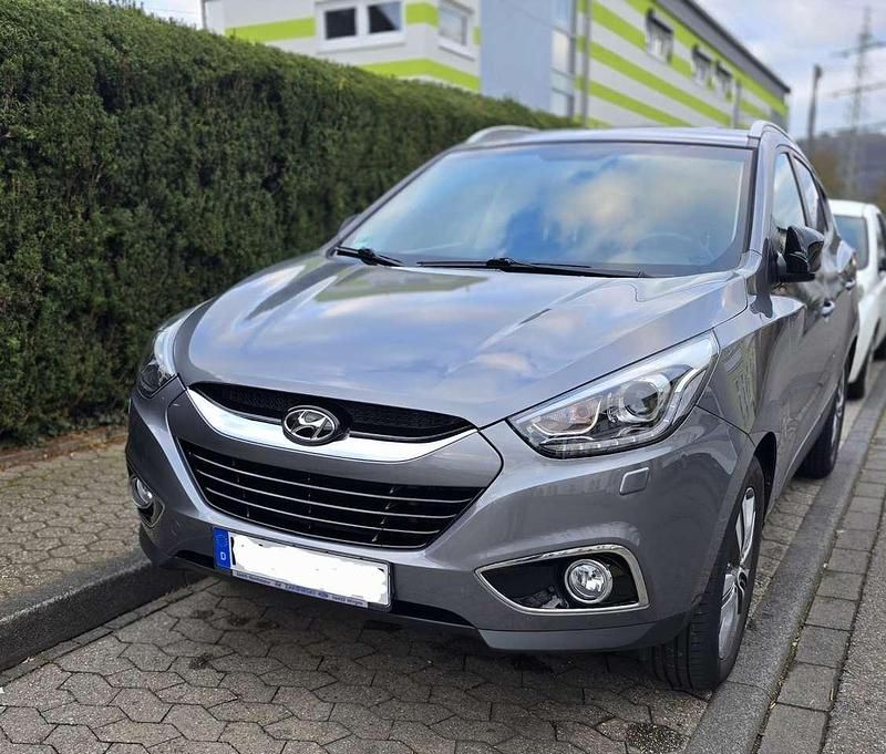 Grau Gebraucht 2014 Hyundai ix35 Style SUV | 12.900 € (Teuer) - Bild 1/4