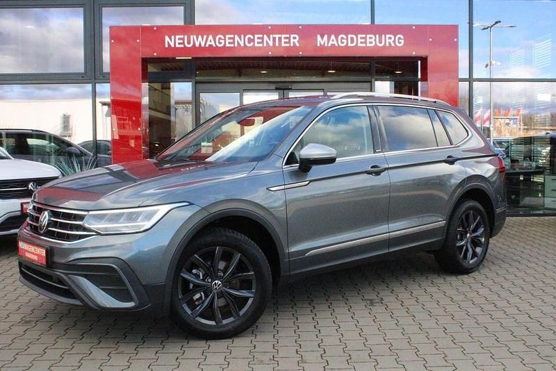 Platinum grey metallic Gebraucht 2024 VW Tiguan Allspace SUV | 35.590 € (Fairer Preis) - Bild 1/4