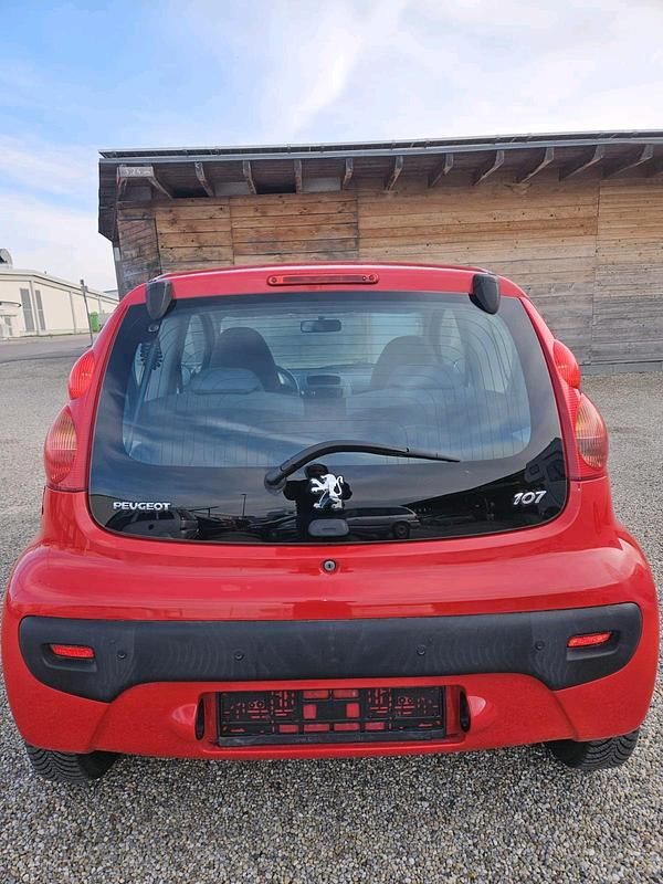Gebraucht Peugeot 107 68 PS (50 kW) 2010 Rot Kleinwagen