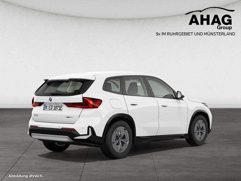 Gebraucht BMW iX1 230 kW (313 PS) 2023 Schwarz SUV