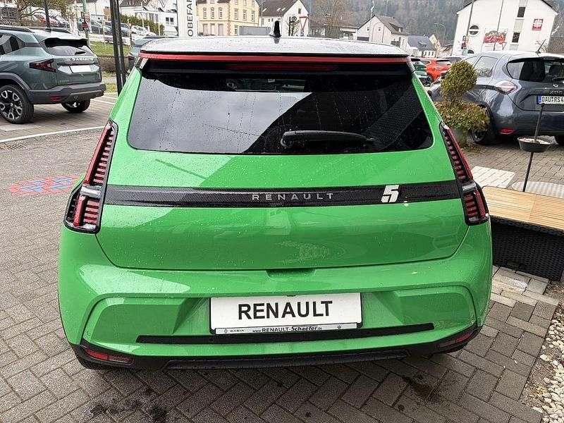 Neu Renault 5 E-Tech Komfort 77 kW (106 PS) 2026 Grün Limousine