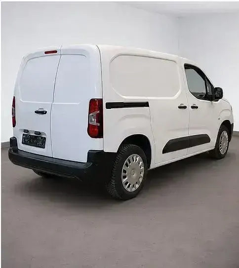 Gebraucht Opel Combo 131 PS (96 kW) 2022 Weiß Van / Kleinbus