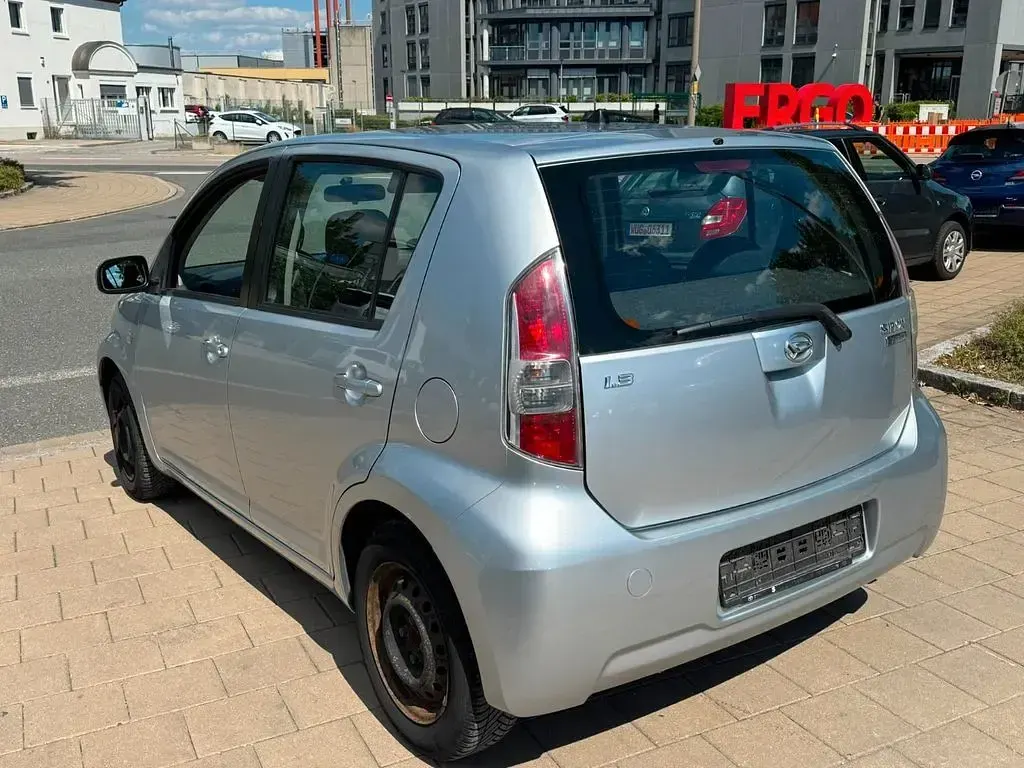 Gebraucht Daihatsu Sirion 87 PS (63 kW) 2007 Silber Kleinwagen