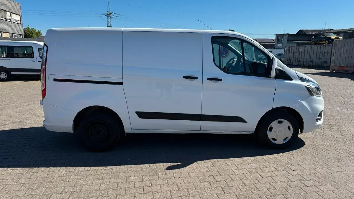 Gebraucht Ford Transit Custom Trend 105 PS (77 kW) 2019 Weiß Van / Kleinbus